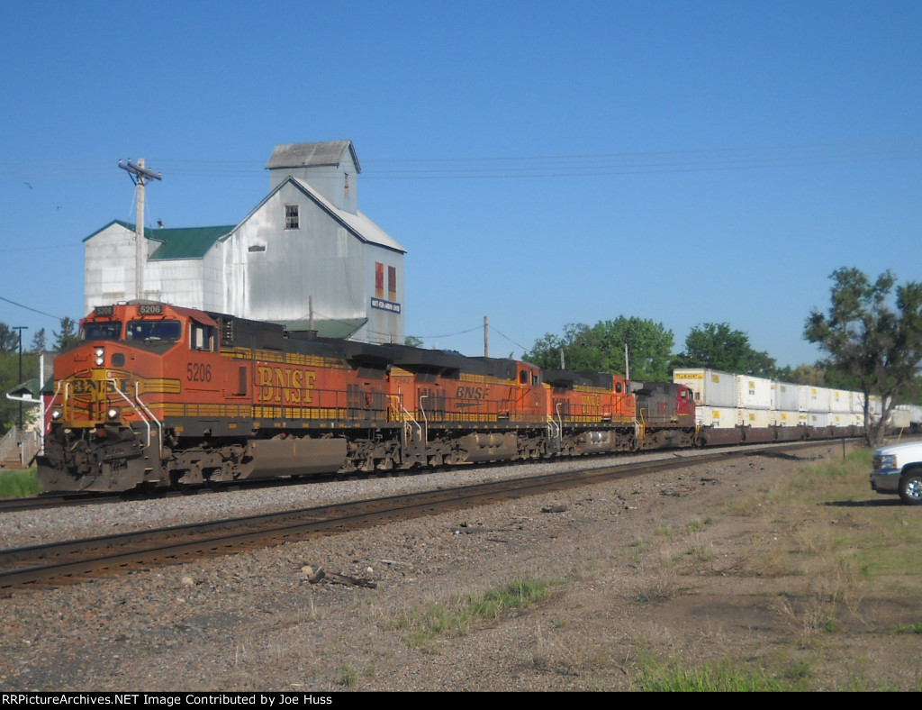 BNSF 5206 East